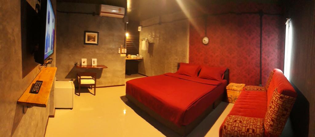 Baantung Homestay Mukdahan Exteriör bild