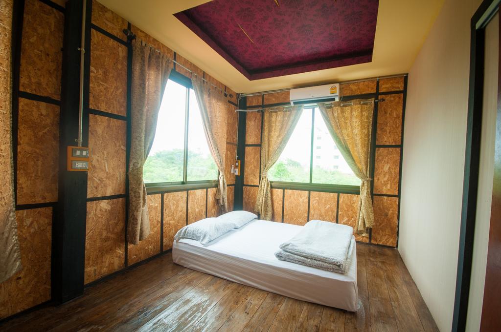 Baantung Homestay Mukdahan Exteriör bild