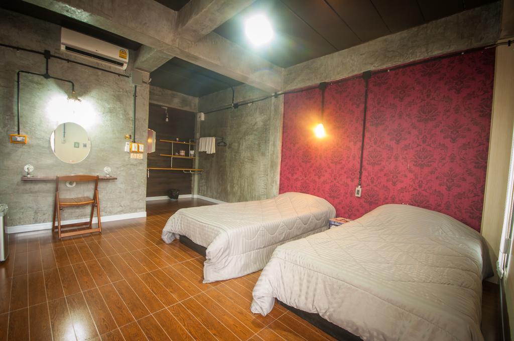 Baantung Homestay Mukdahan Exteriör bild