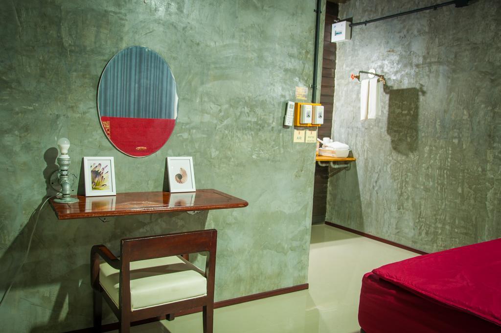 Baantung Homestay Mukdahan Exteriör bild