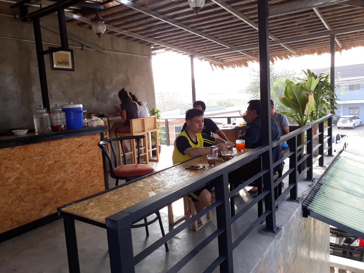 Baantung Homestay Mukdahan Exteriör bild