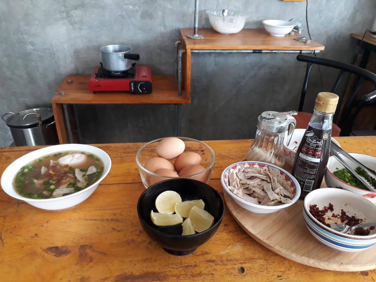 Baantung Homestay Mukdahan Exteriör bild