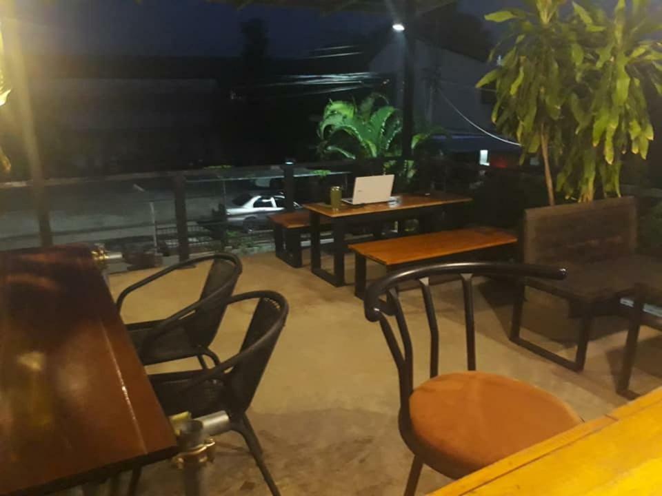 Baantung Homestay Mukdahan Exteriör bild