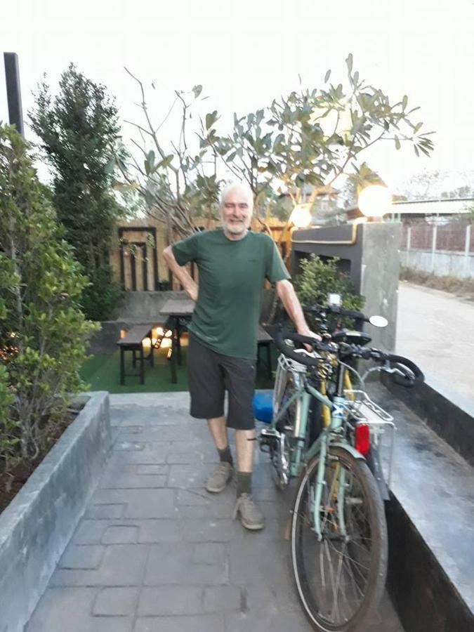 Baantung Homestay Mukdahan Exteriör bild