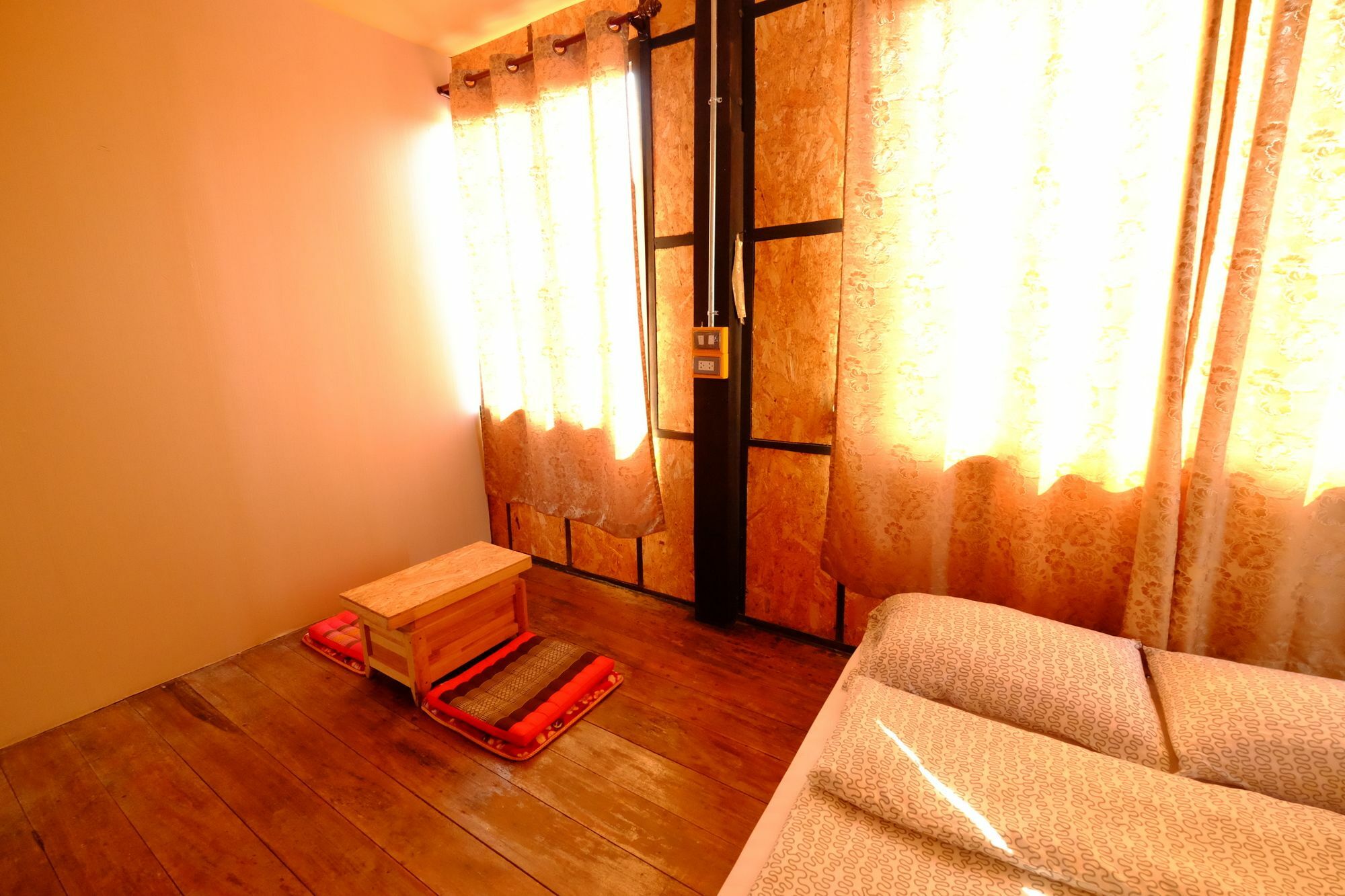 Baantung Homestay Mukdahan Exteriör bild