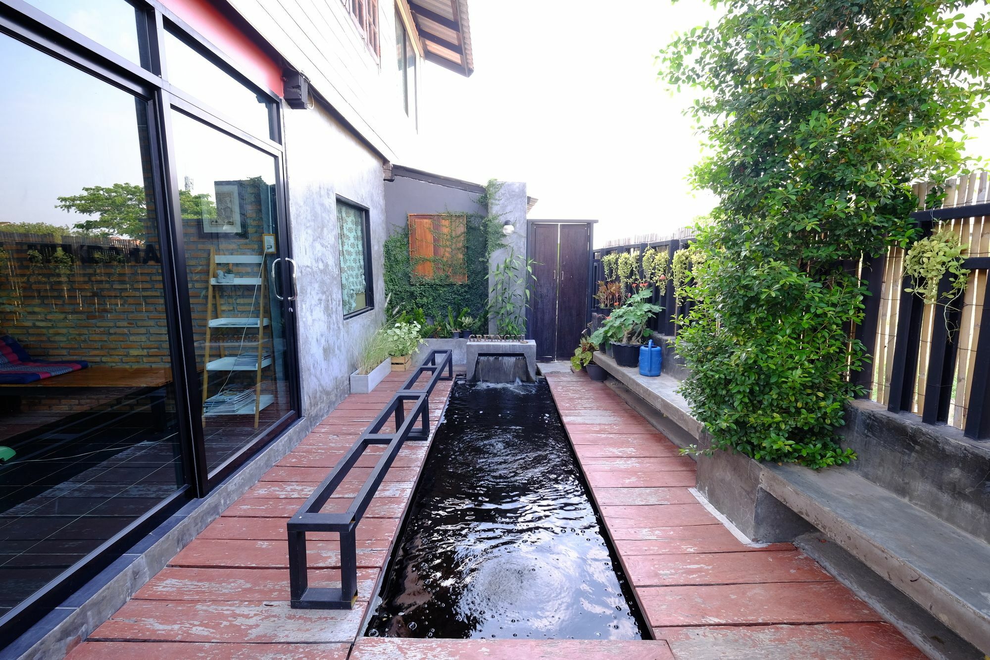 Baantung Homestay Mukdahan Exteriör bild